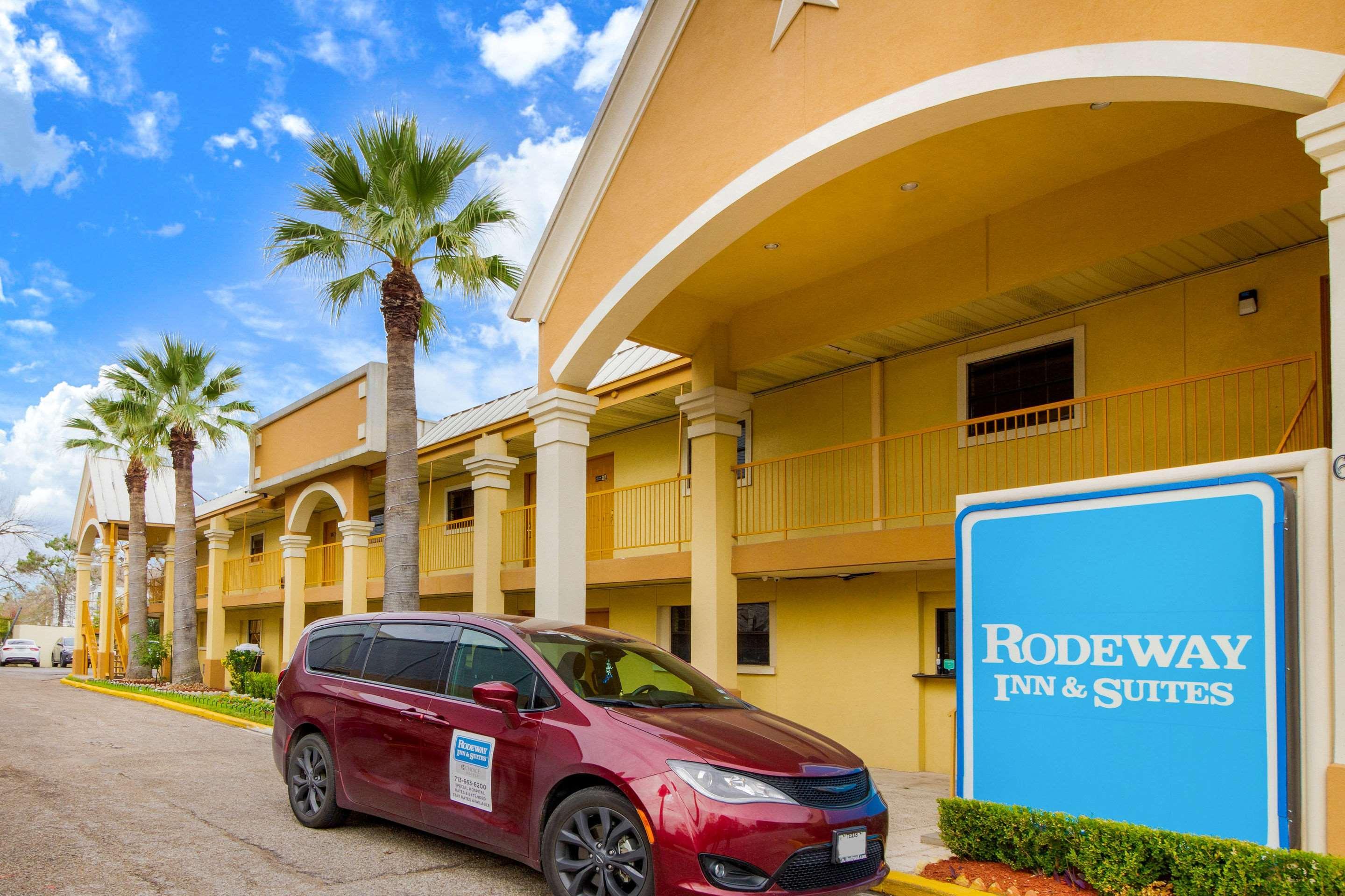 Rodeway Inn & Suites Houston Near Medical Center Exterior photo