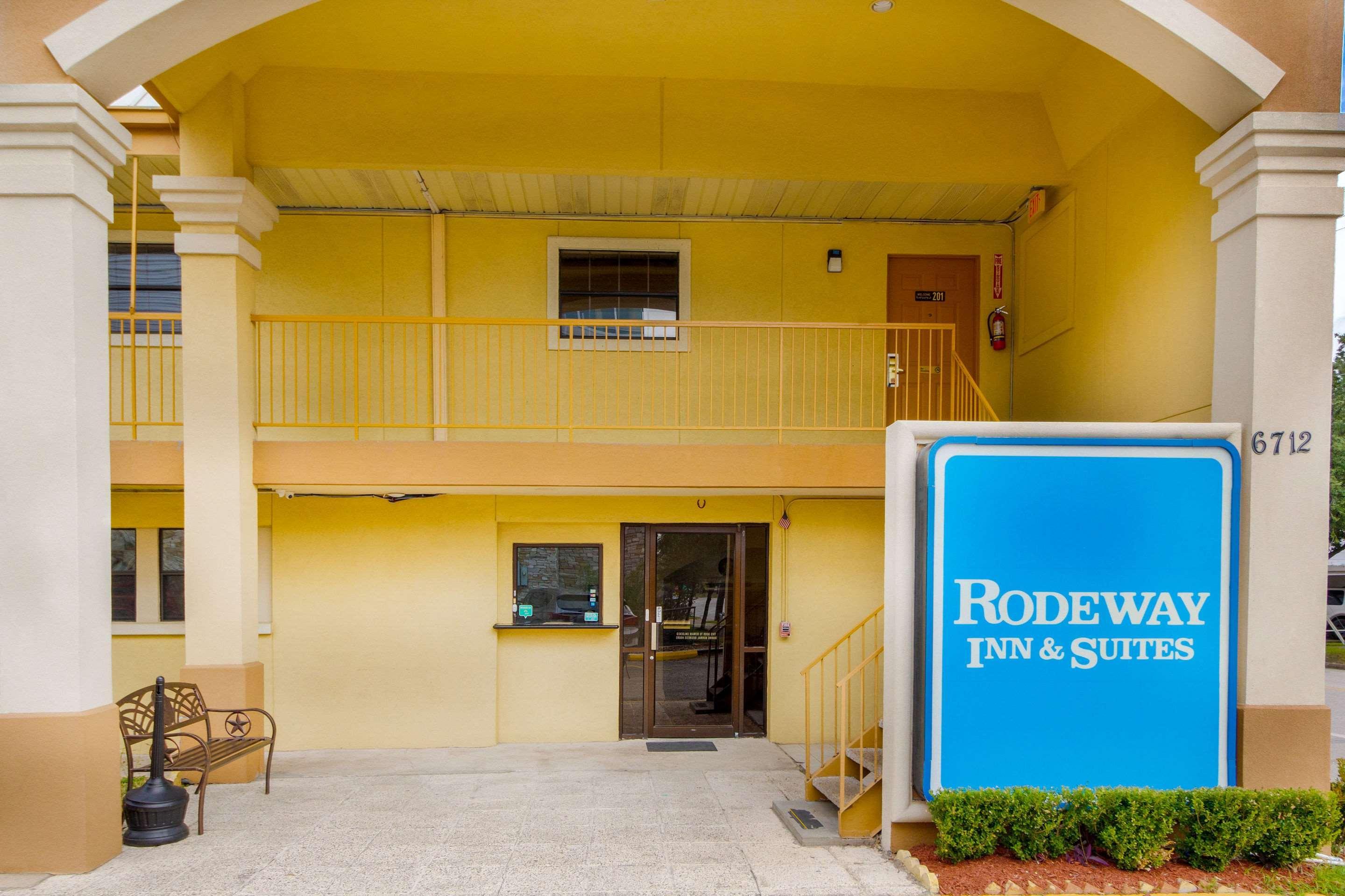 Rodeway Inn & Suites Houston Near Medical Center Exterior photo