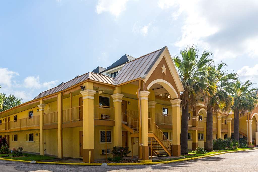 Rodeway Inn & Suites Houston Near Medical Center Exterior photo