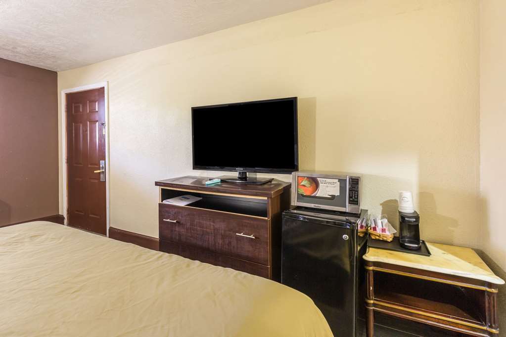 Rodeway Inn & Suites Houston Near Medical Center Room photo